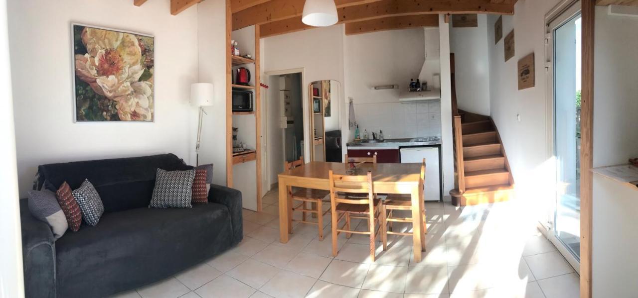 Mirande Montagne-Saint Emilion Appartement Montagne  Buitenkant foto